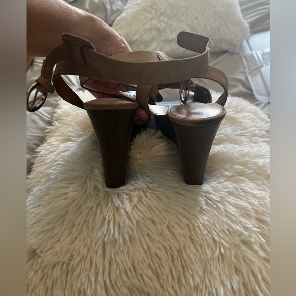 Women's Indigo Rd. Kady Wood Wedge ankel Sandal Heel - Picture 4 of 4